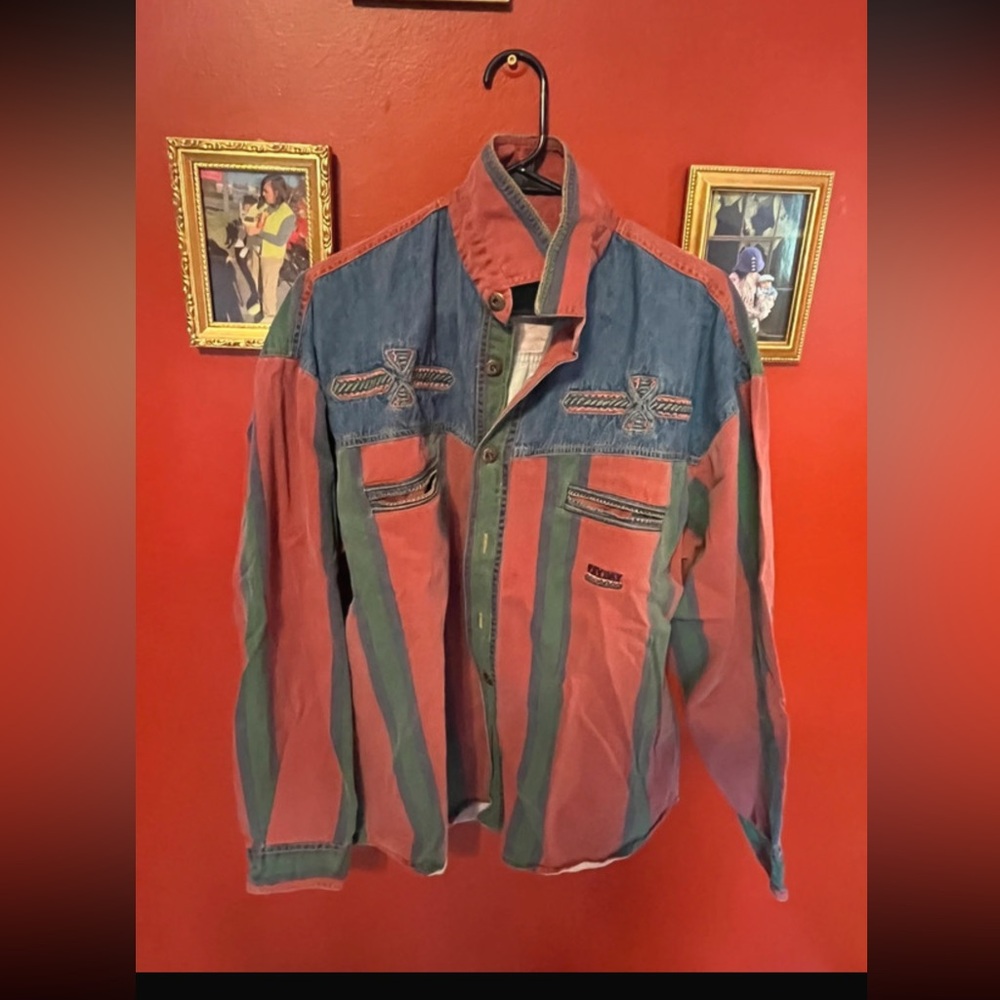 Vintage Mens western button down cowboy shirt with Embroidered Detail size large